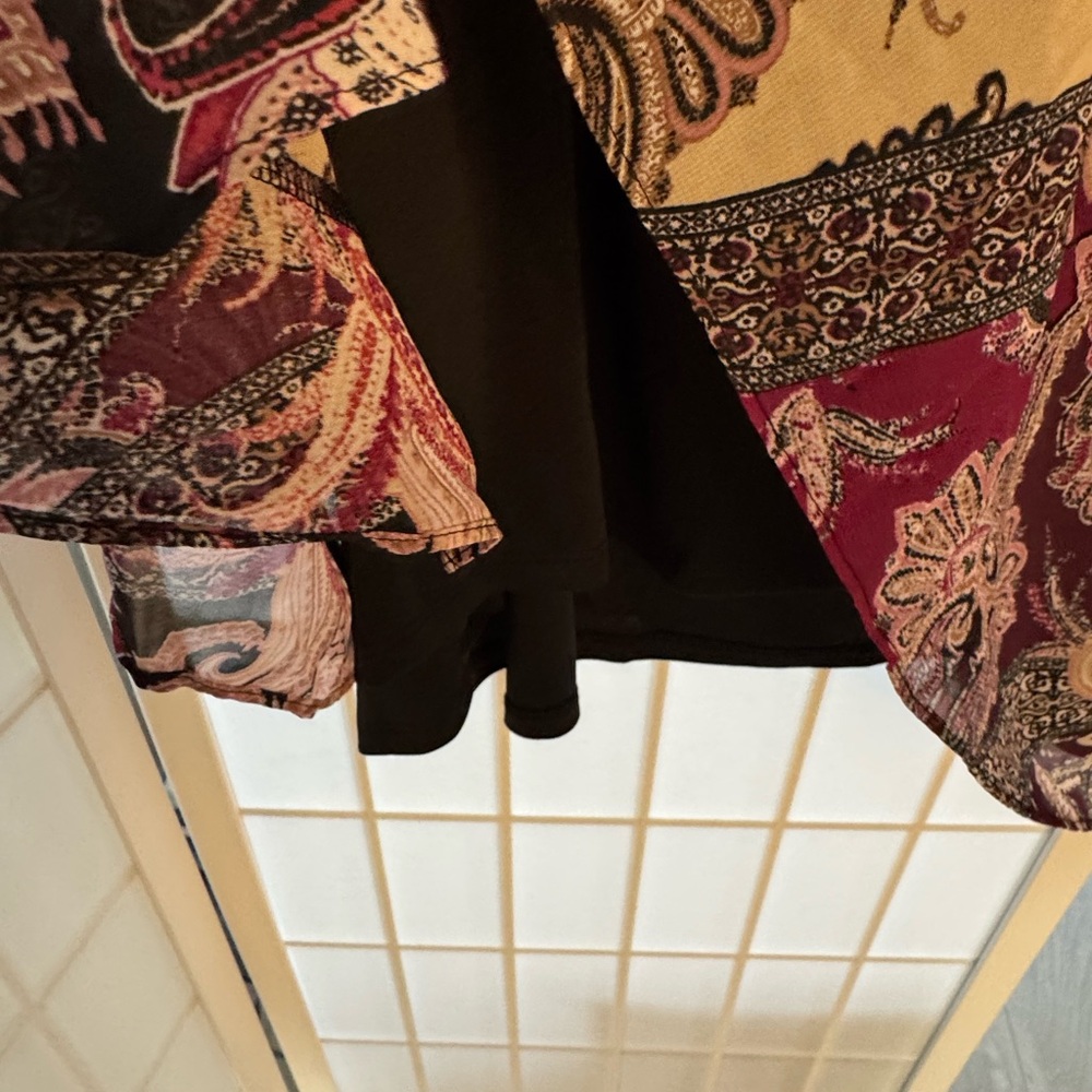 Elegant Paisley Print Women's Top - Picture 3 of 5